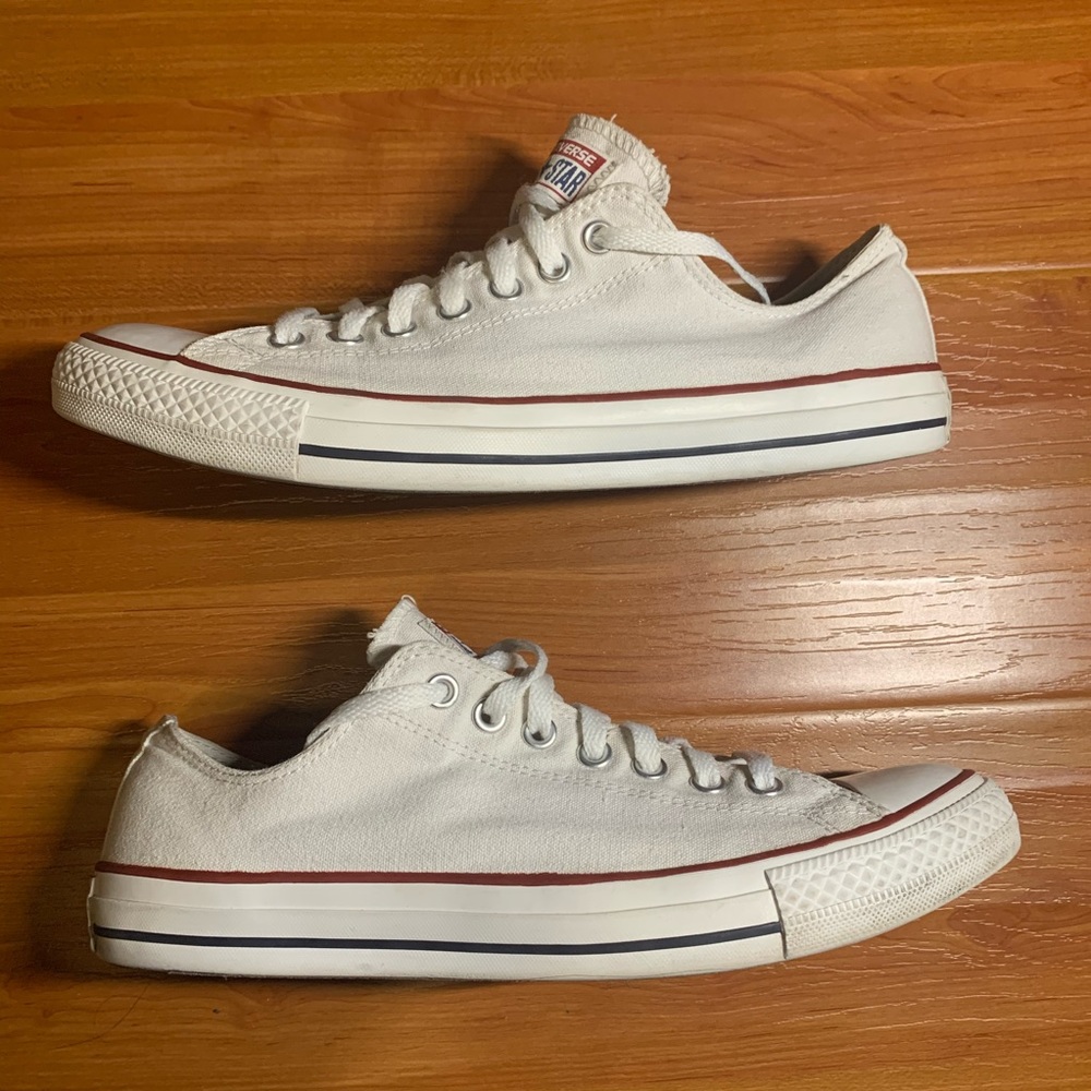 Converse Chuck Taylor Low Men’s size 10